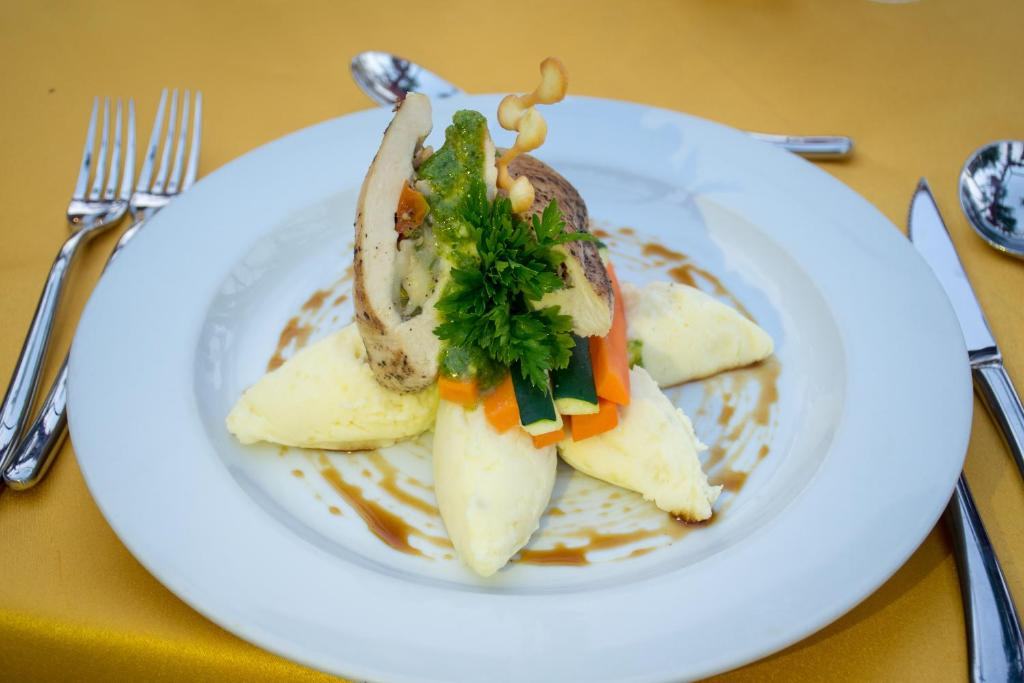 Kena Beach Hotel image #4