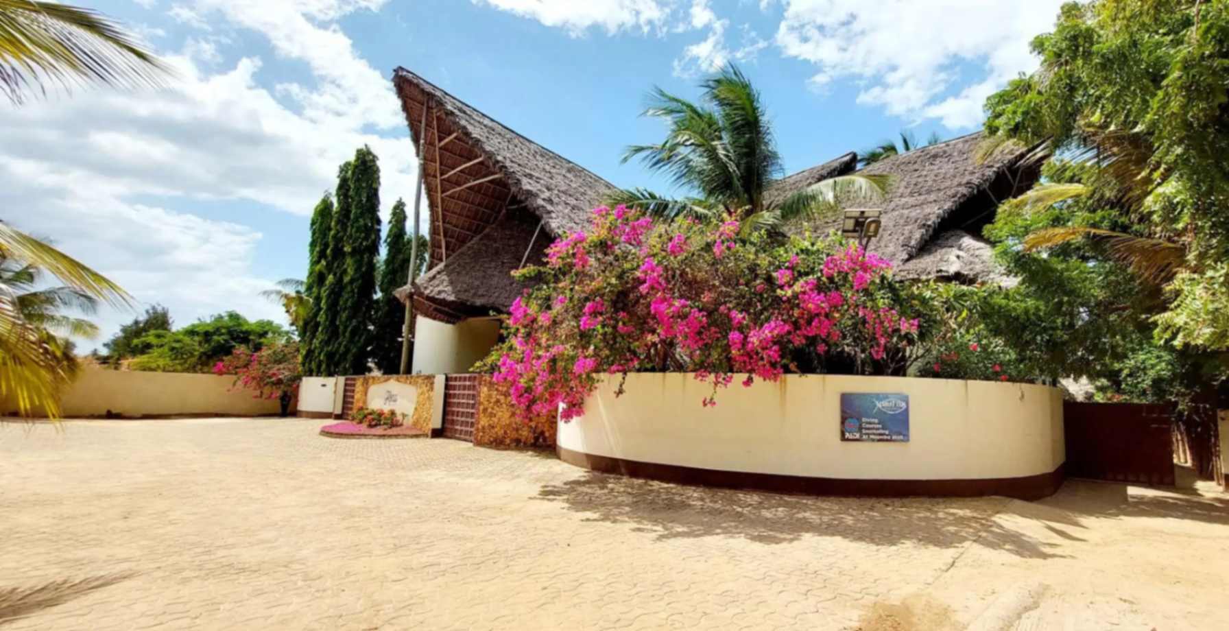 Kena Beach Hotel image #2