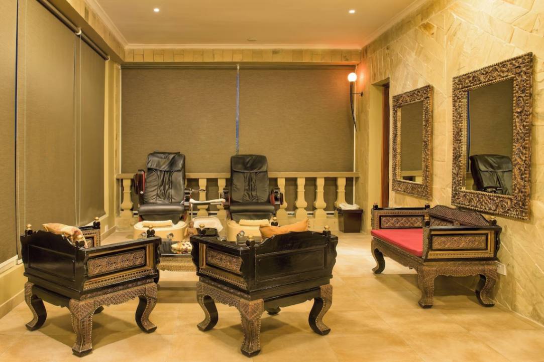 Colosseum Hotel image #5