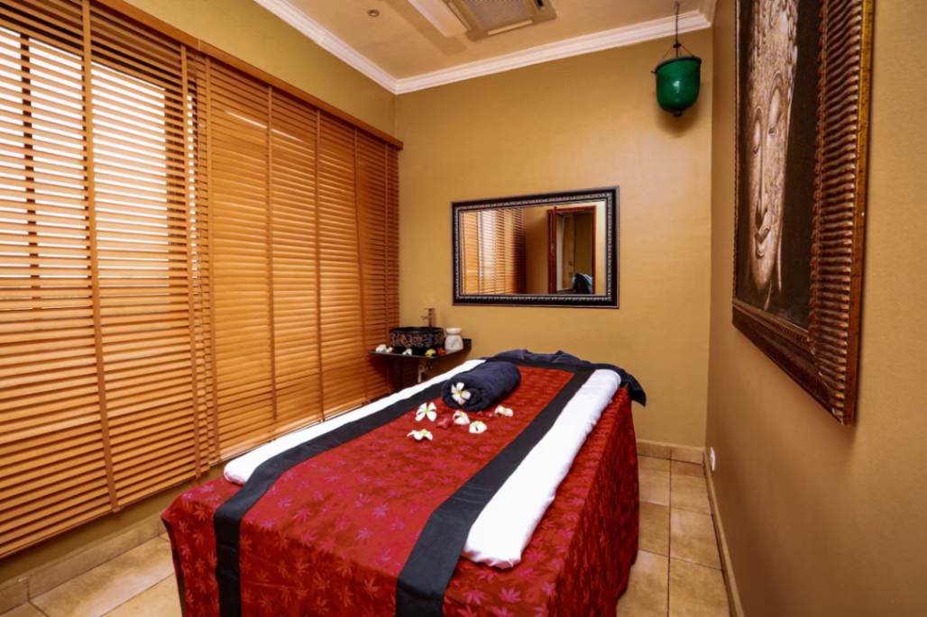 Colosseum Hotel image #2