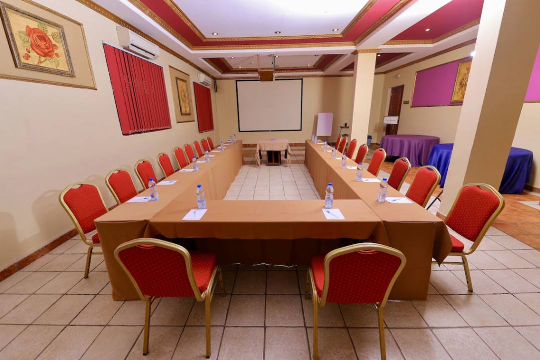 Colosseum Hotel image #9