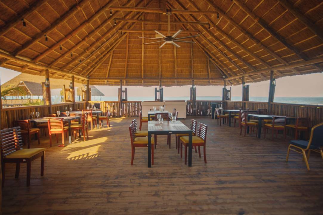 Giraffe Ocean View Hotel image #6