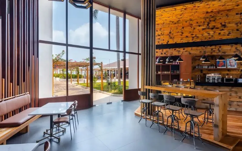 Giraffe Ocean View Hotel