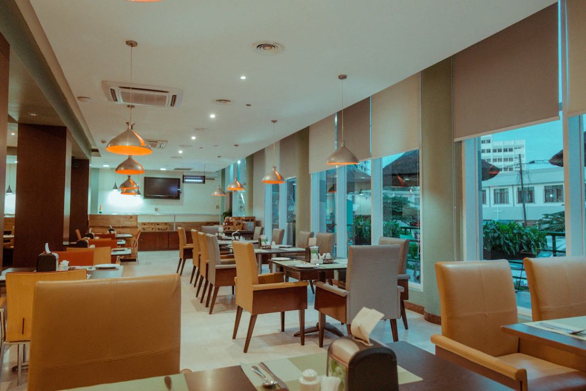 Holiday Inn image #9