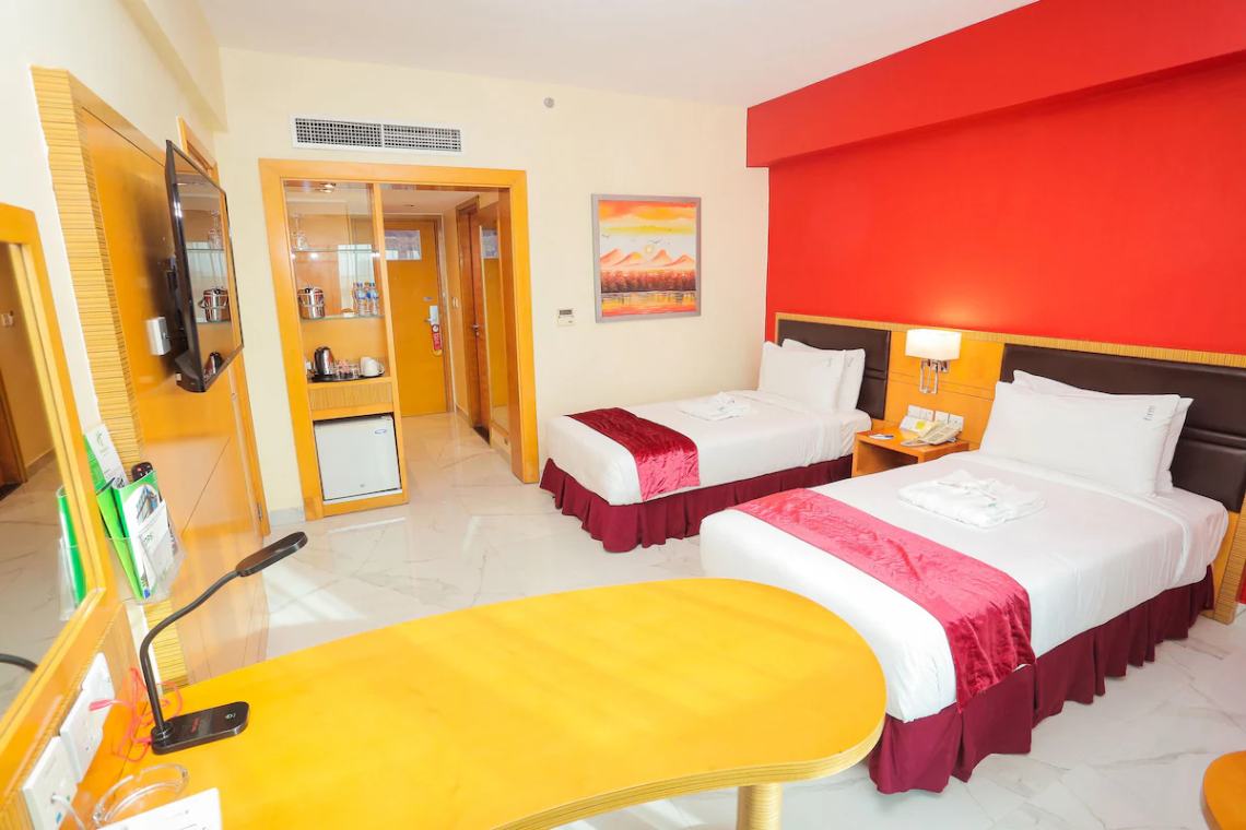 Holiday Inn image #19