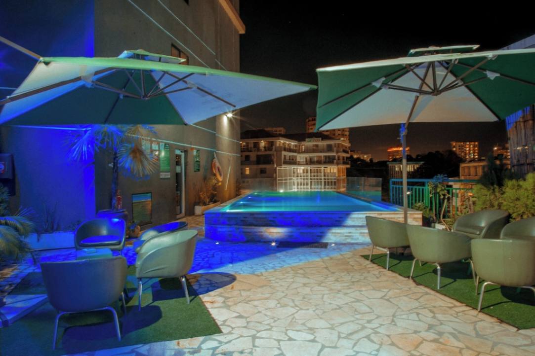 Holiday Inn image #21
