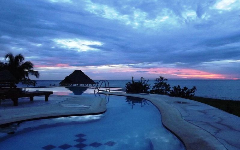 L Oasis Beach Hotel